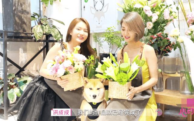 女孩清洁音乐室